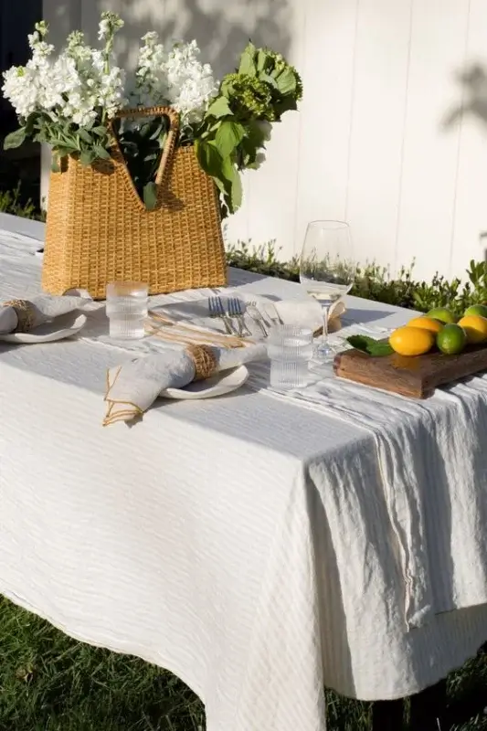 Easy summer decorating ideas for a light and airy home