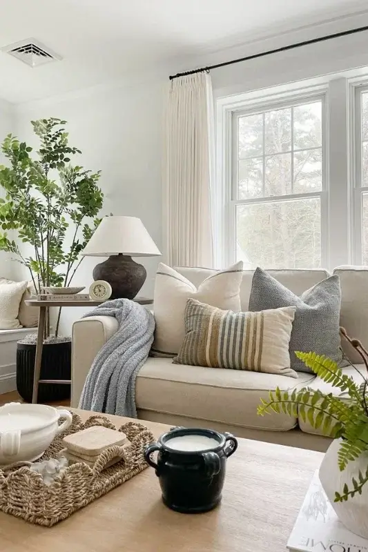 Easy summer decorating ideas for a light and airy home