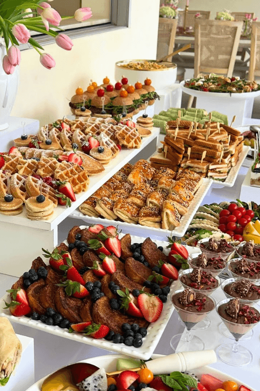 26 Cheap and Easy Brunch Ideas for a Crowd