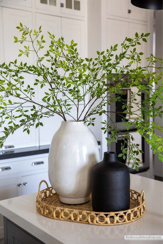 25 Simple Kitchen Island Tray Decor Ideas That Look Effortlessly Stunning